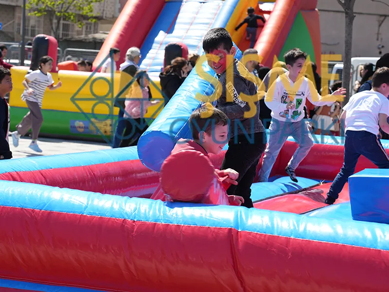 Şişme Gladyatör Oyunu