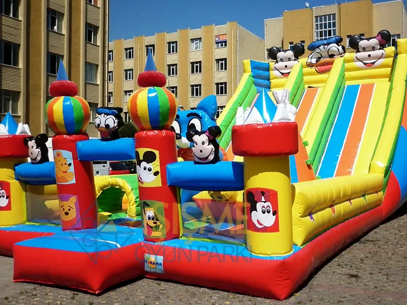 Dev Kaydıraklı Çizgi Karakterler